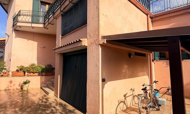 Locale commerciale in Vendita a Lecce - via Lupiae - Partigiani