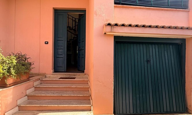 Locale commerciale in Vendita a Lecce - via Lupiae - Partigiani