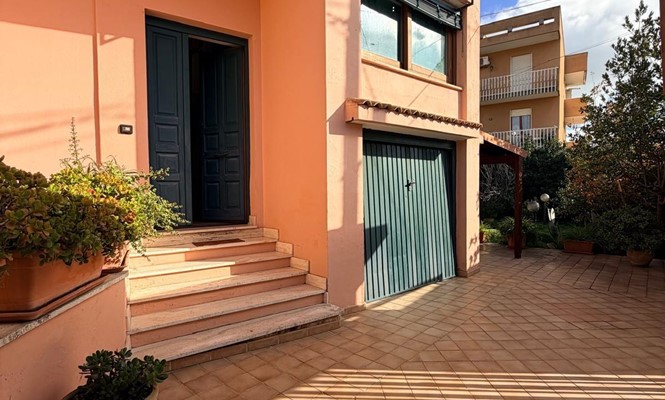 Appartamento in Affitto a Lecce -   Rosa - Santa Rosa