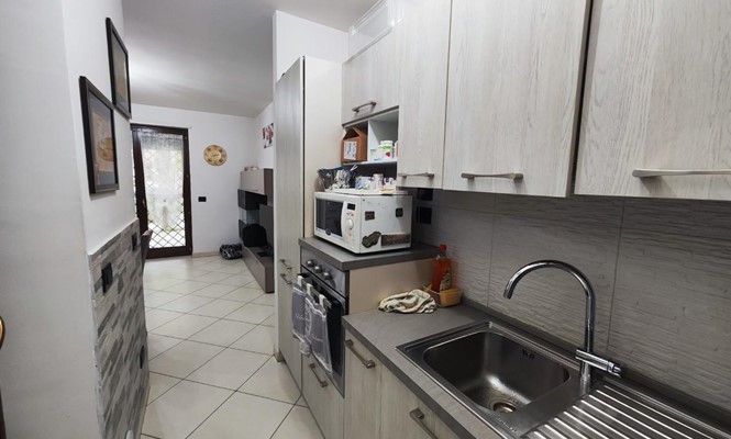 Magazzino in Vendita a Lecce - via  di Leuca - Leuca