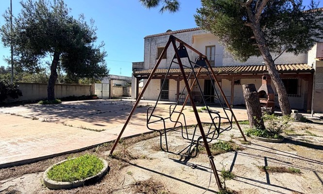 Locale commerciale Commerciale a Lecce - via Lupiae - Partigiani