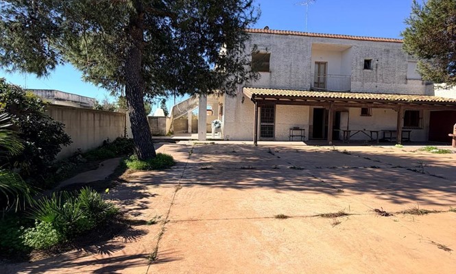 Locale commerciale Commerciale a Lecce - via Lupiae - Partigiani