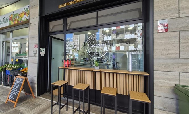 Negozio Commerciale a Lecce - via Niccol� Foscarini