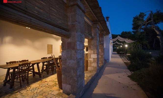 Ufficio in Vendita a Campi Salentina - via Pacinotti, Campi Salentina