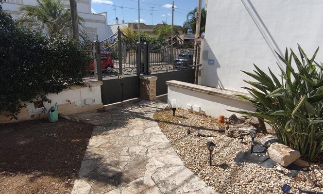 Appartamento in Vendita a Lecce - via Liguria - Ariosto Mazzini