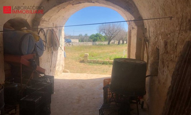 Struttura per uso commerciale in Vendita a Carmiano - via  Veglie