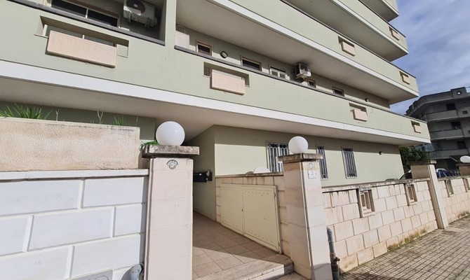 /public/immobili/1370392-ya493.jpg.ashx?width=670&height=400&mode=crop