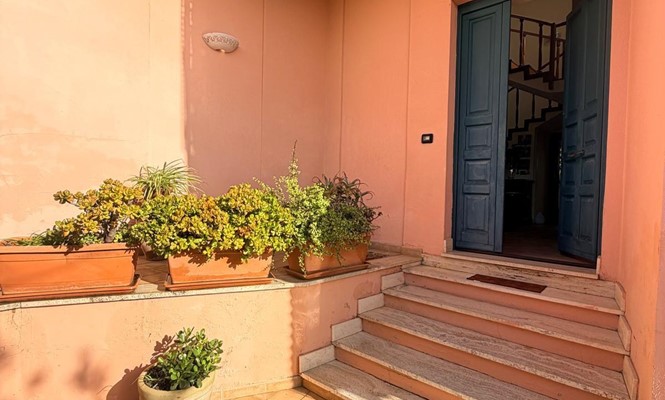 Appartamento in Vendita a Leverano - via Geremia Re