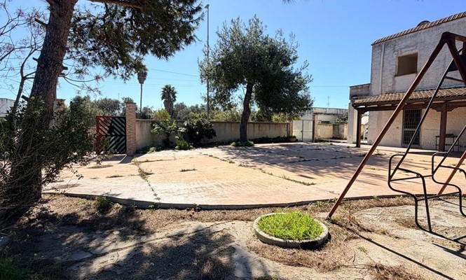 Locale commerciale Commerciale a Lecce - via Lupiae - Partigiani